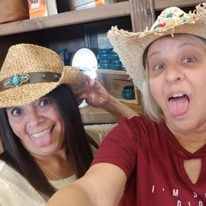 Meet your Posher, Becky